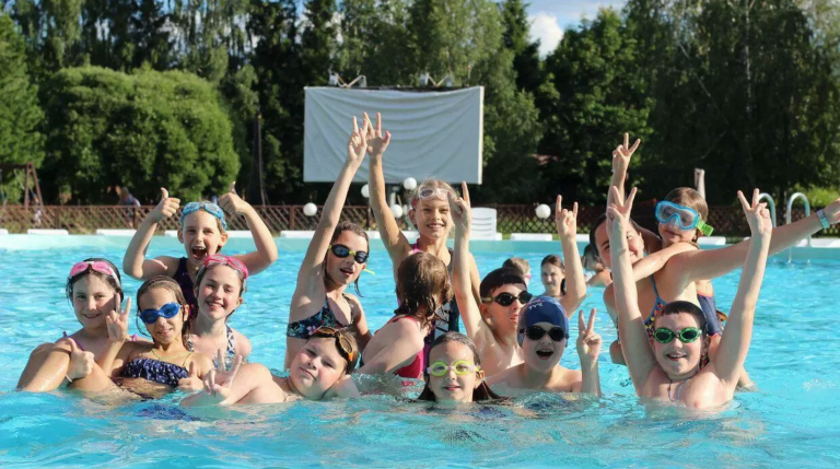 Детские сборы по плаванию на летние каникулы от школы SwimRocket